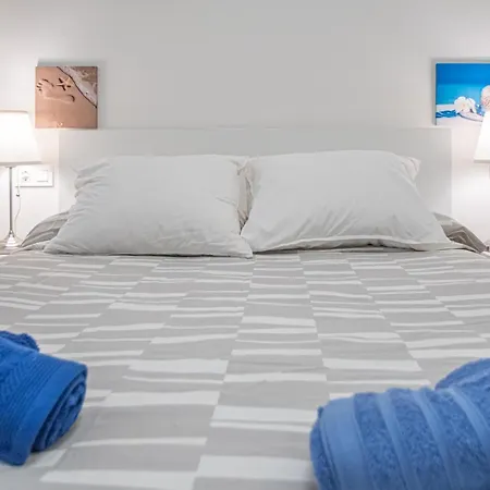 La Luna Nueva En Cádiz