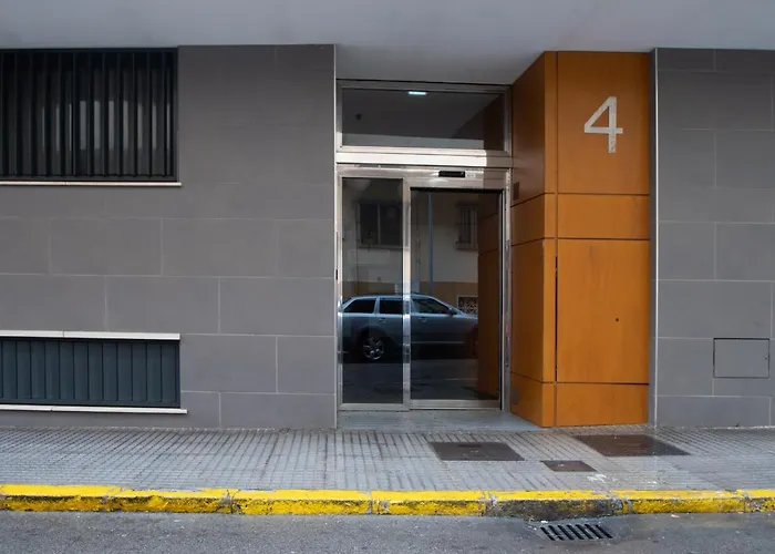 La Luna Nueva En Cádiz