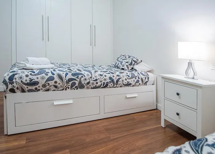 La Luna Nueva En Cádiz