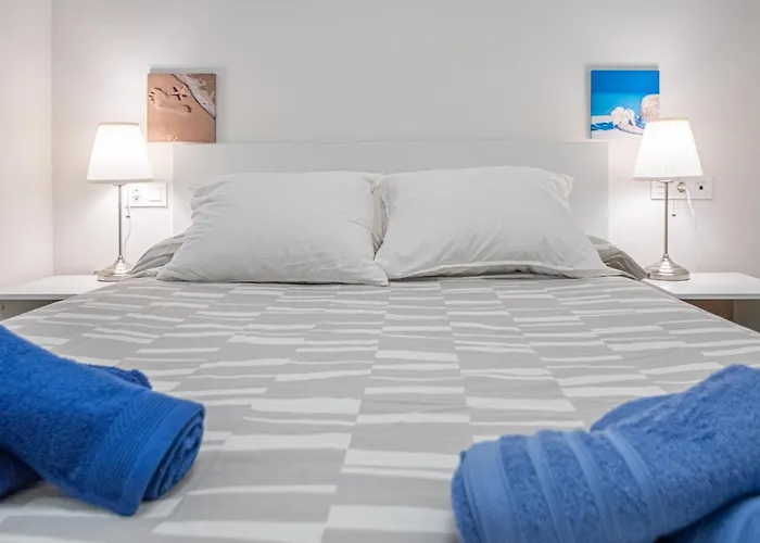 La Luna Nueva En Cádiz