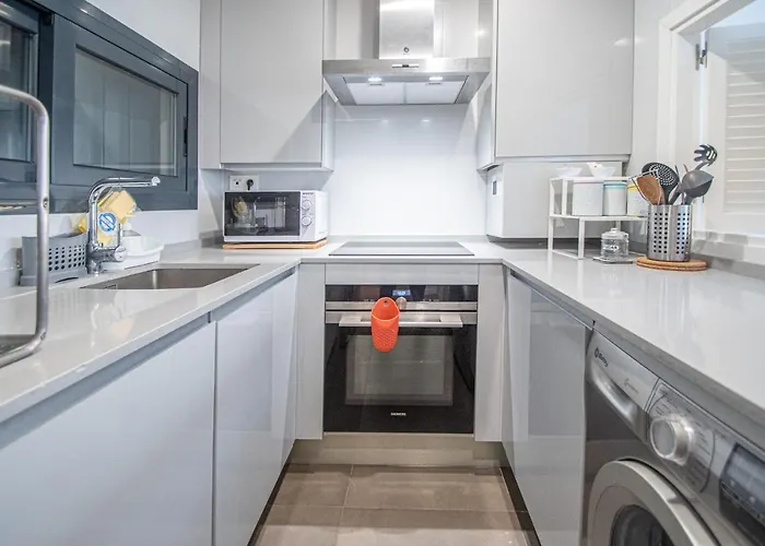 La Luna Nueva En * Cádiz